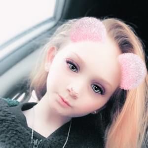 Meet your Posher, Chloe